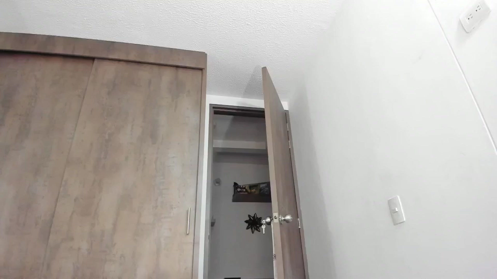 Gallery image thumbnail from Sweet_Oxdra's myfreecams stream on, 11/30/2024, 23:10 image 16 of 20