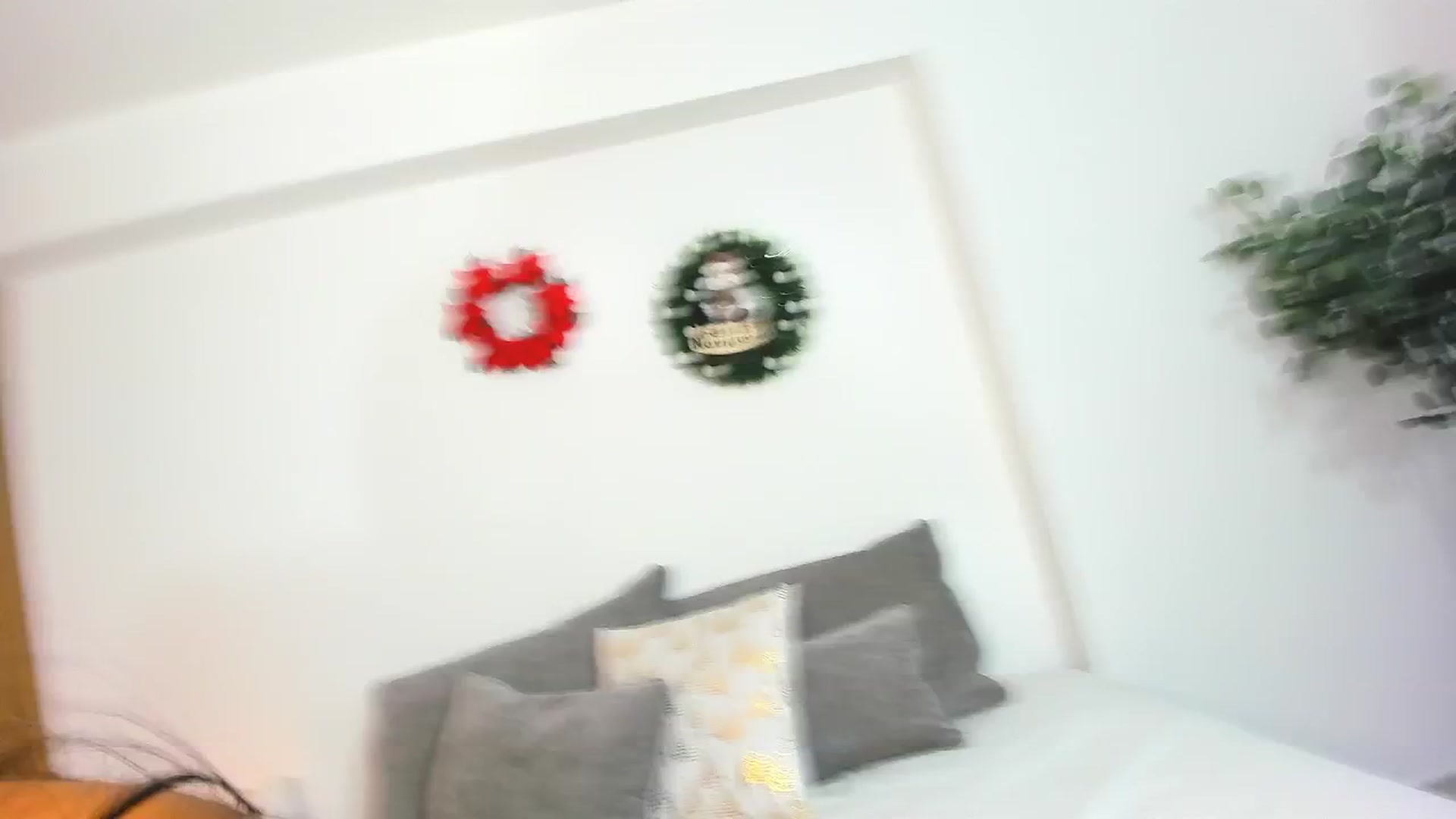 Gallery image thumbnail from Sweet_Oxdra's myfreecams stream on, 12/15/2025, 02:34 image 9 of 20