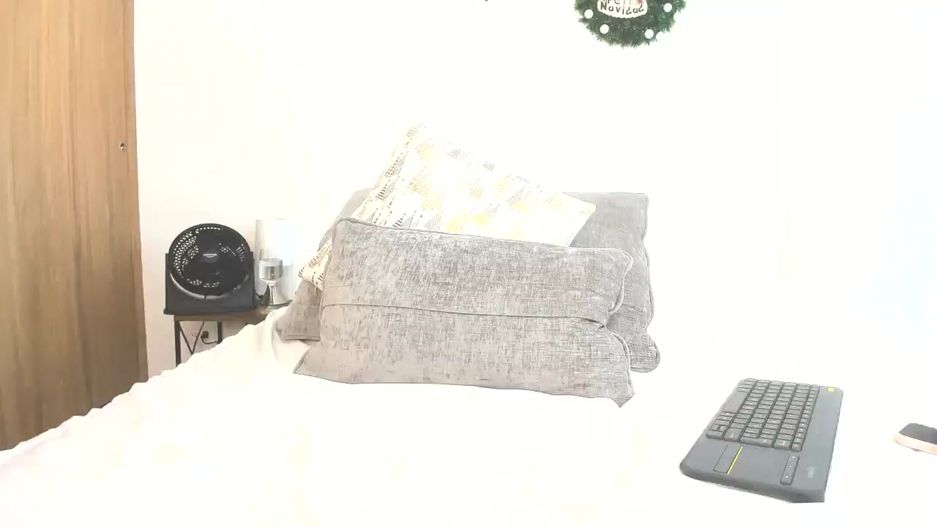 Gallery image thumbnail from Sweet_Oxdra's myfreecams stream on, 12/23/2025, 20:57 image 12 of 20