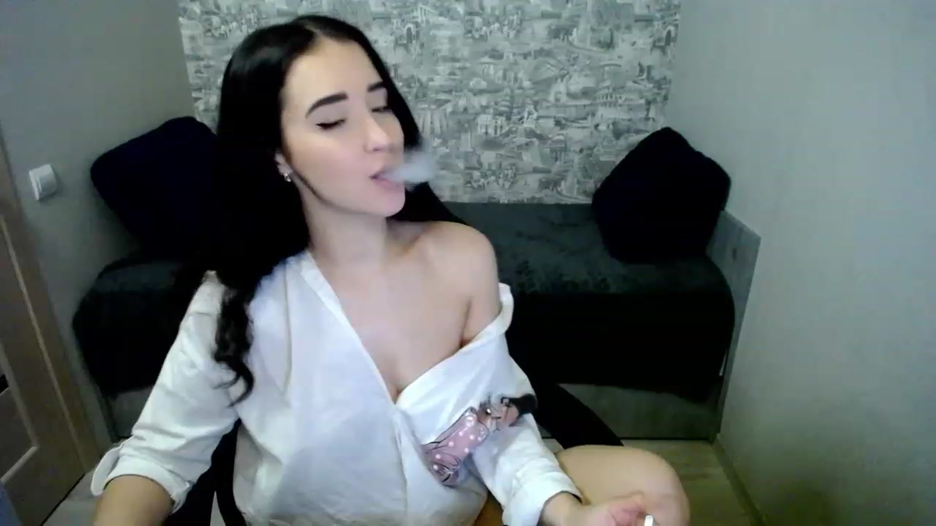 Gallery image thumbnail from Sweet_Sasha_'s myfreecams stream on, 12/18/2022, 24:13 image 6 of 20