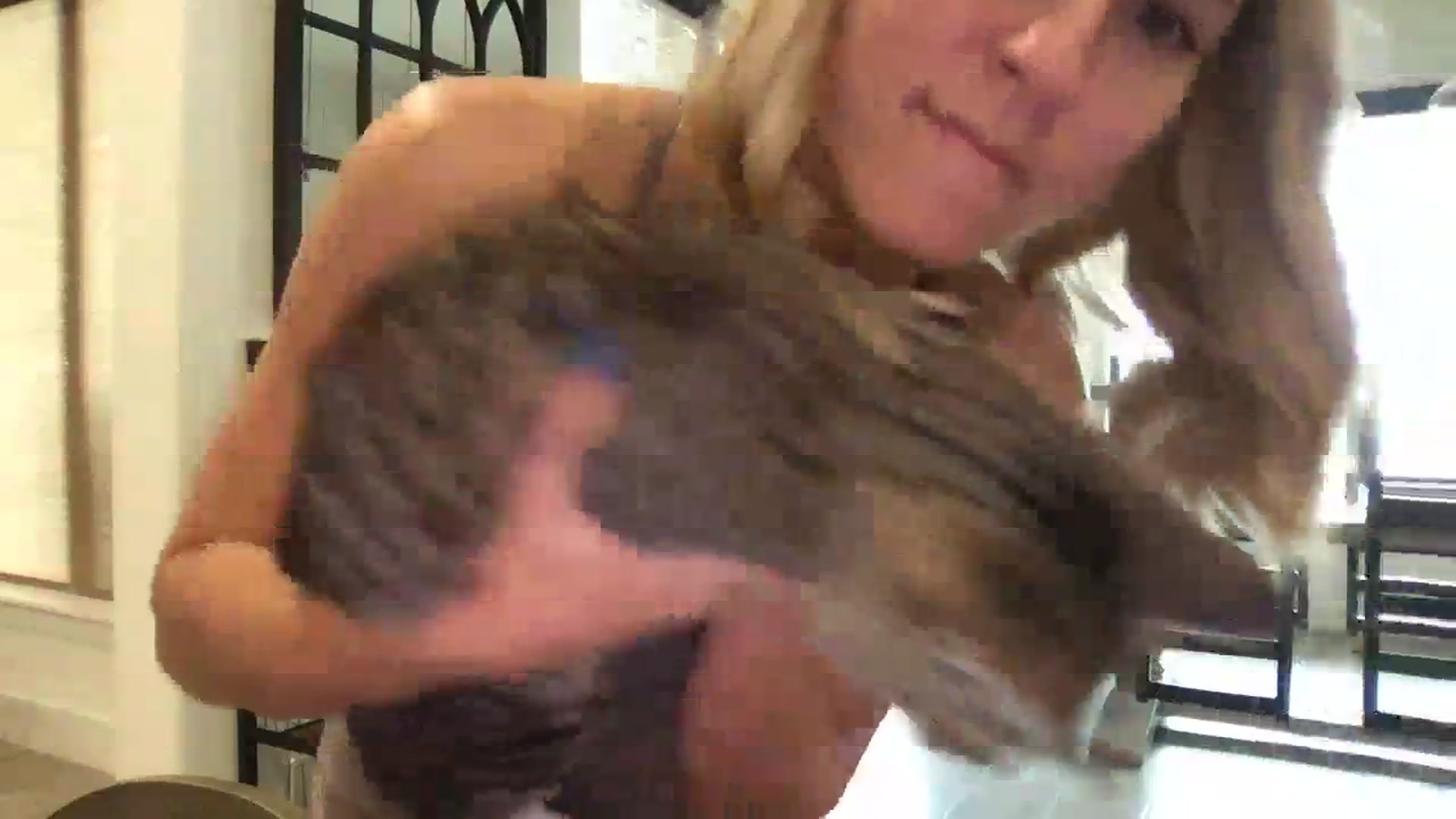 Gallery image thumbnail from Sweet_Silvie's myfreecams stream on, 02/09/2024, 15:03 image 4 of 20