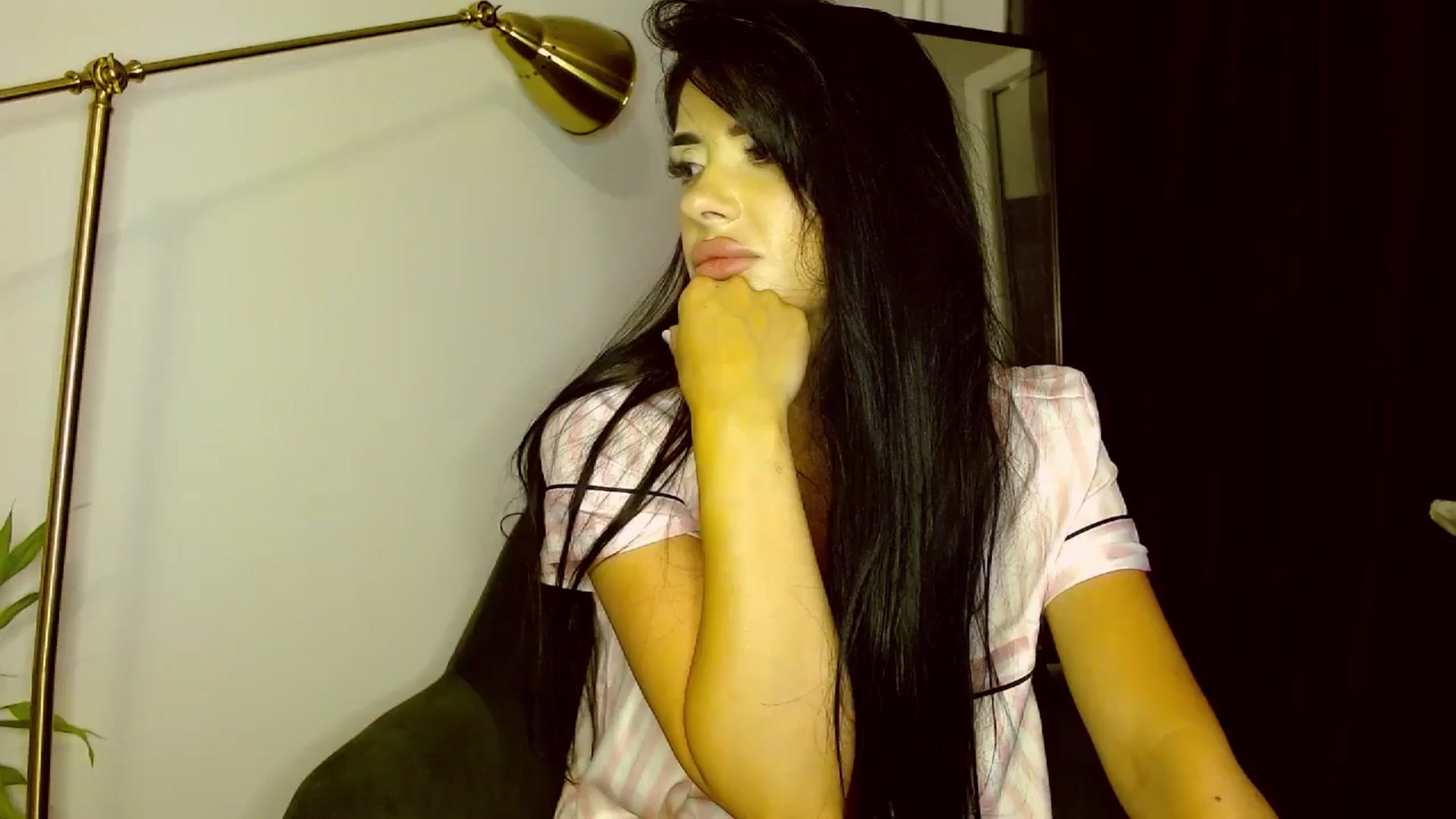 Gallery image thumbnail from Sweet_Sin's myfreecams stream on, 07/25/2024, 20:46 image 18 of 20