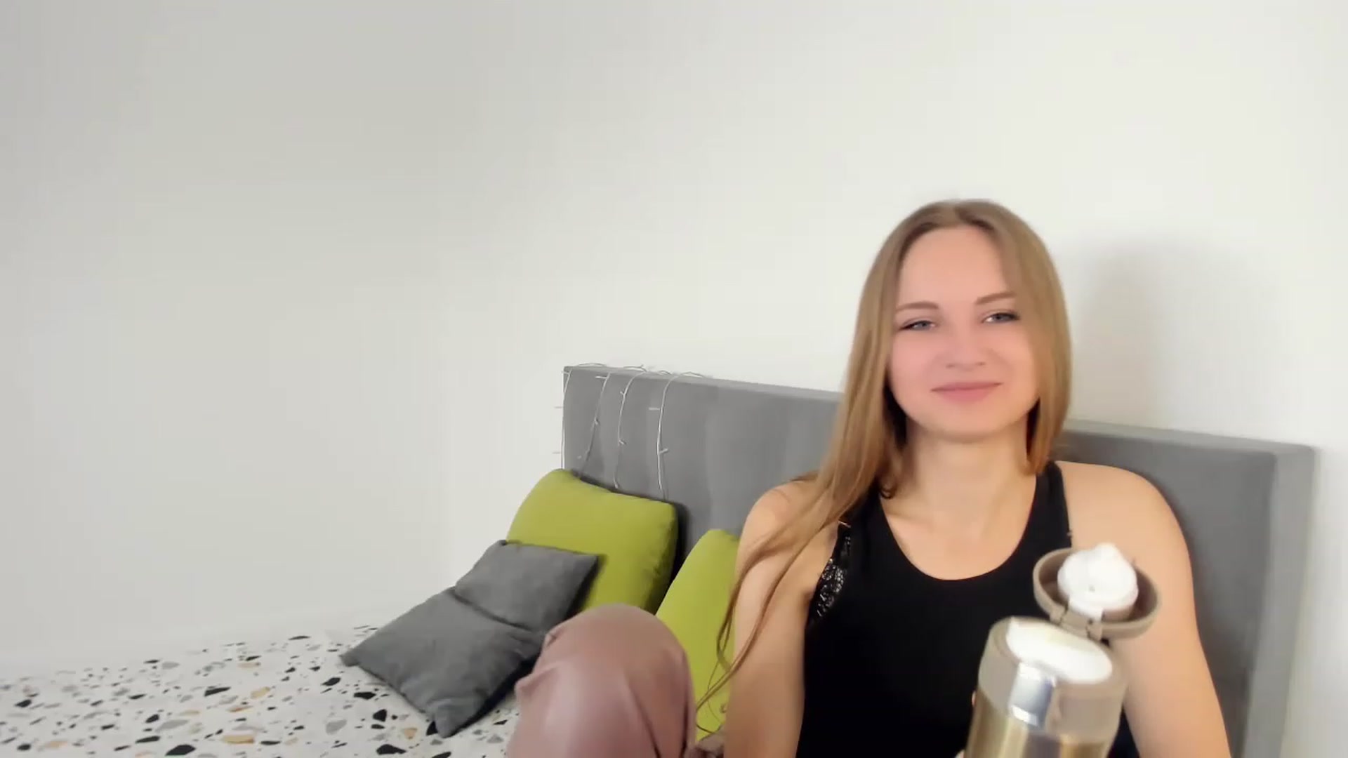 Gallery image thumbnail from Sweet_Sirena's myfreecams stream on, 04/07/2023, 10:29 image 9 of 20