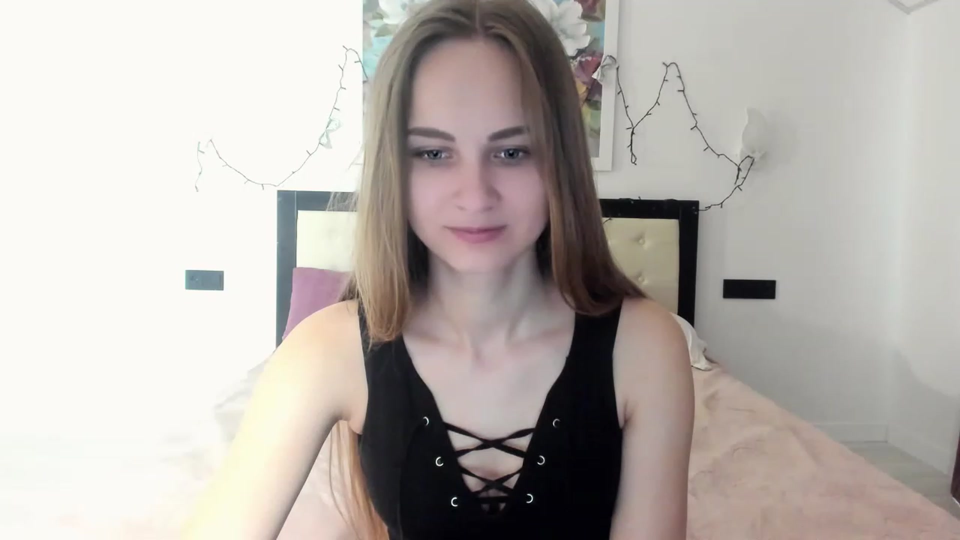 Gallery image thumbnail from Sweet_Sirena's myfreecams stream on, 04/17/2023, 07:16 image 7 of 20