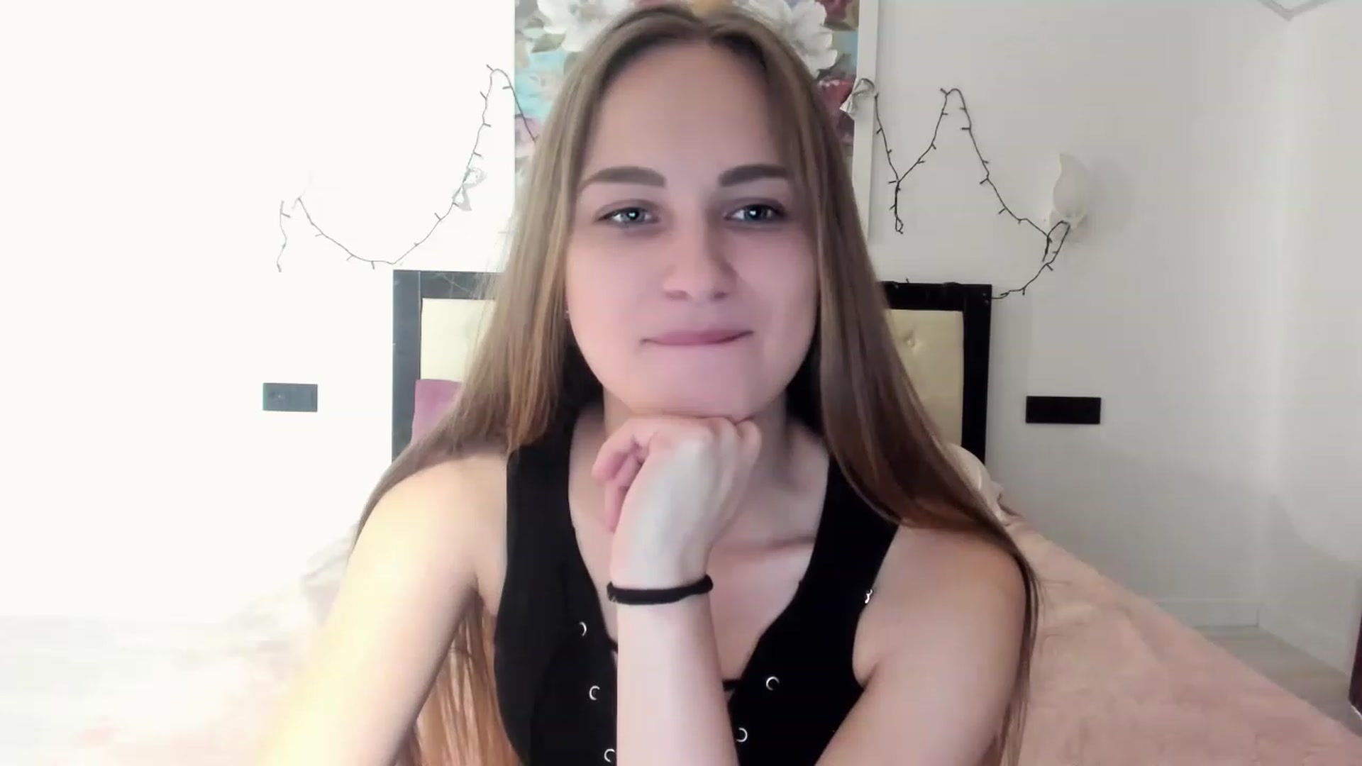 Gallery image thumbnail from Sweet_Sirena's myfreecams stream on, 04/17/2023, 07:16 image 8 of 20