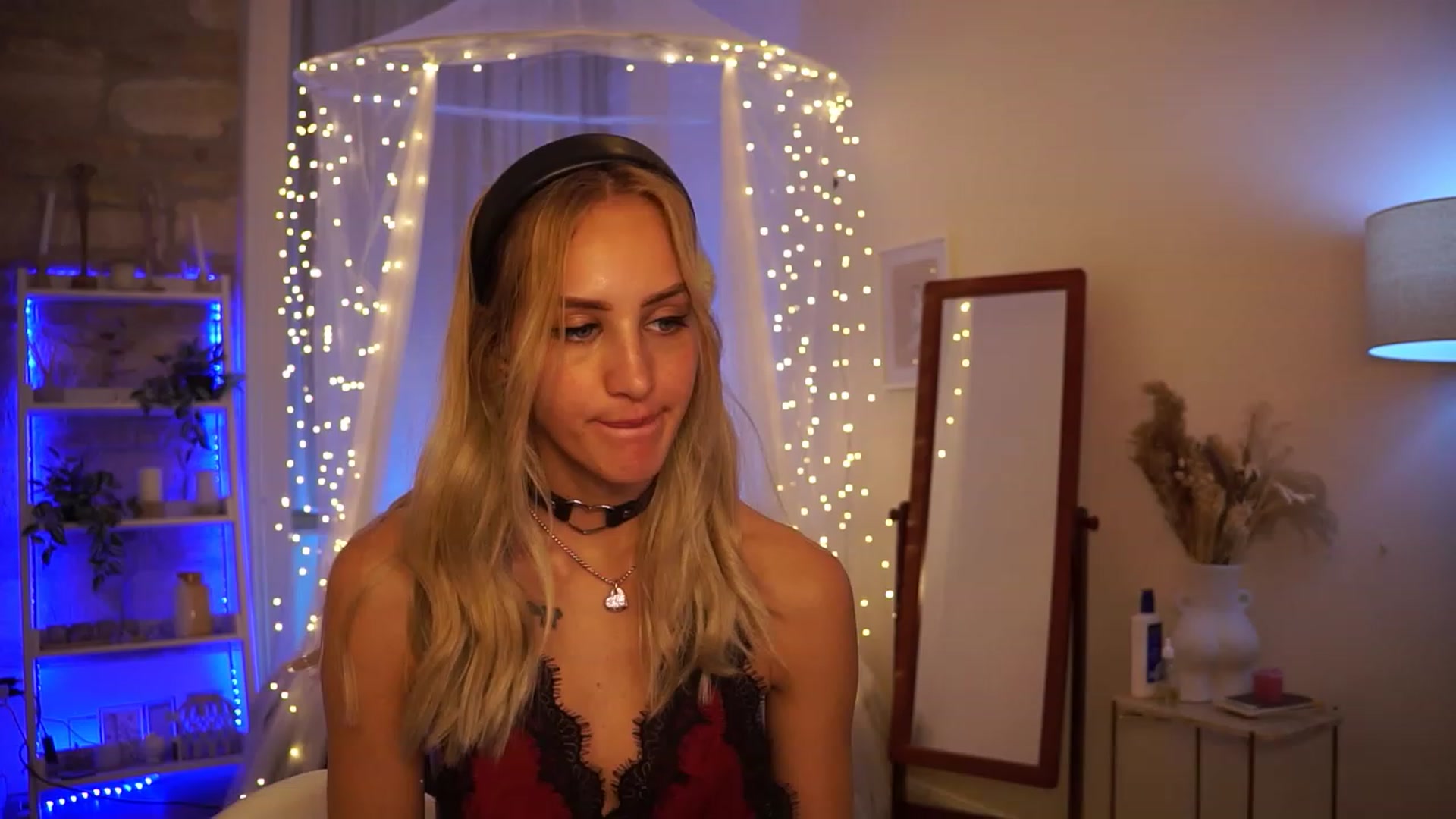 Gallery image thumbnail from Sweet_Sugar's myfreecams stream on, 03/05/2024, 10:32 image 1 of 20