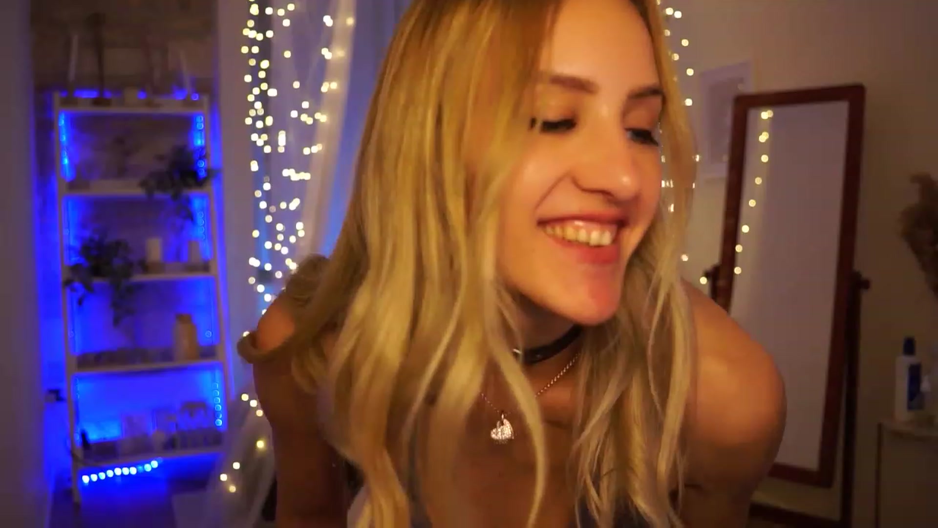Gallery image thumbnail from Sweet_Sugar's myfreecams stream on, 03/05/2024, 10:32 image 10 of 20
