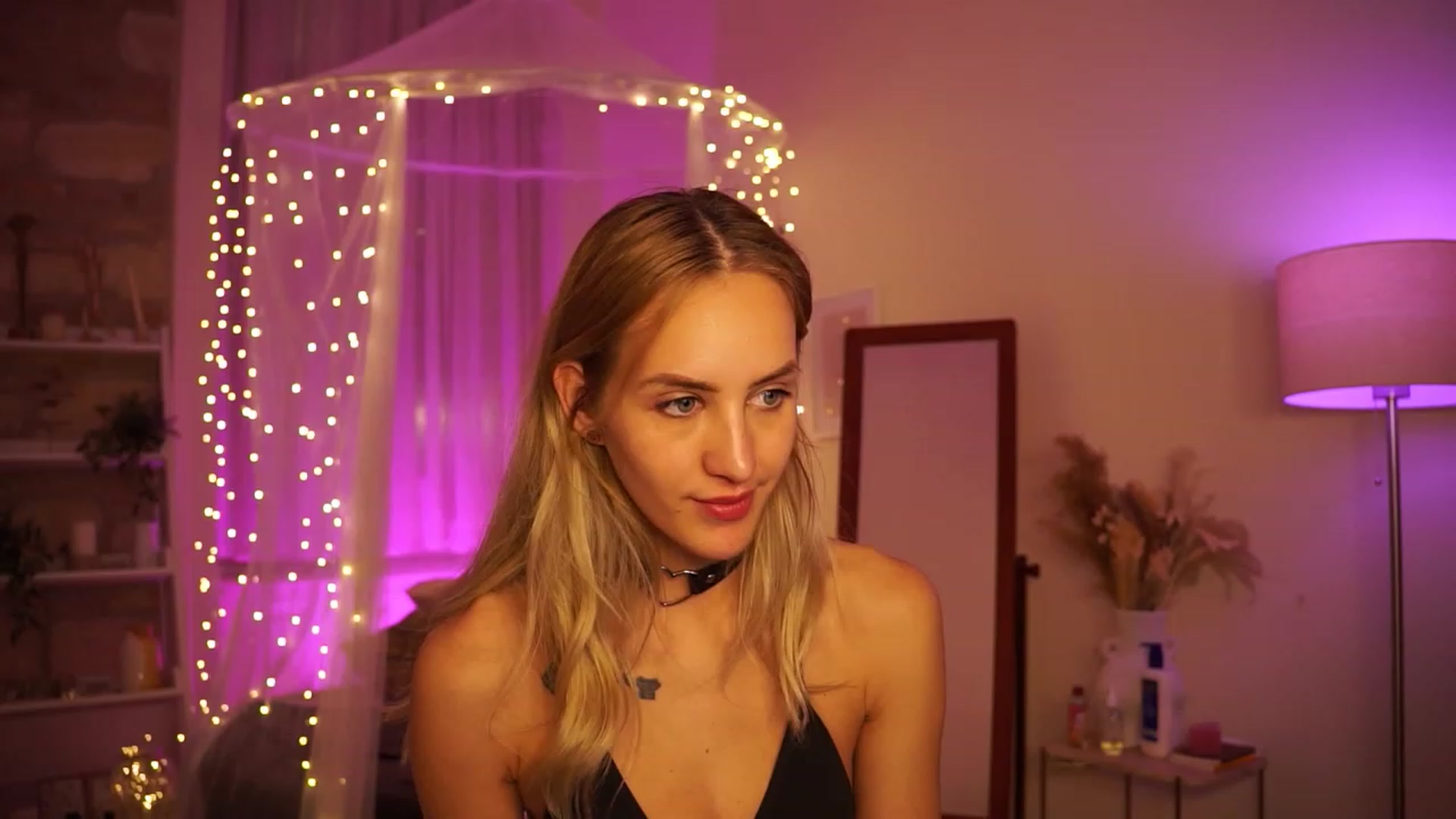 Gallery image thumbnail from Sweet_Sugar's myfreecams stream on, 03/17/2024, 14:28 image 14 of 20
