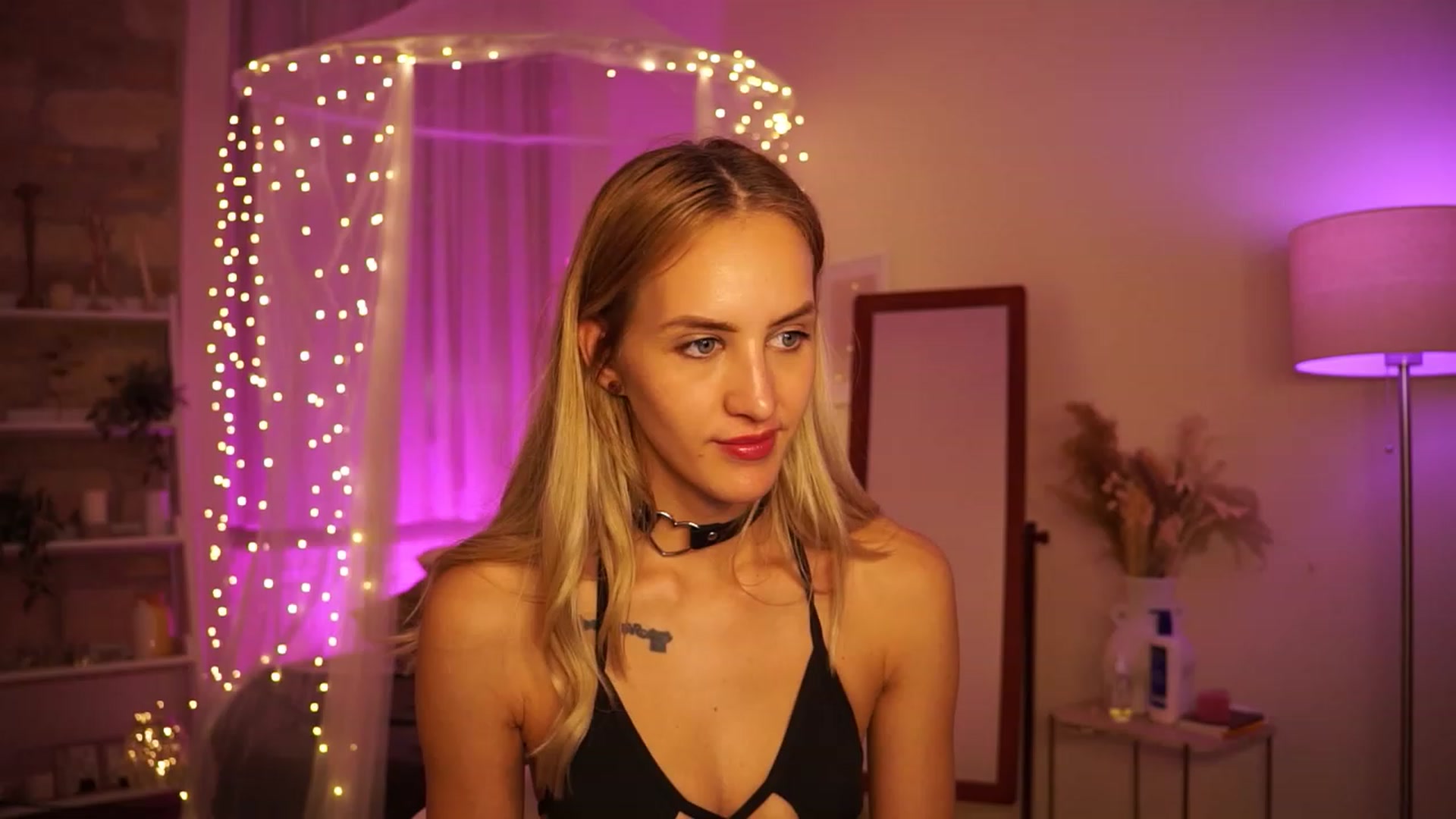 Gallery image thumbnail from Sweet_Sugar's myfreecams stream on, 03/17/2024, 15:26 image 17 of 20