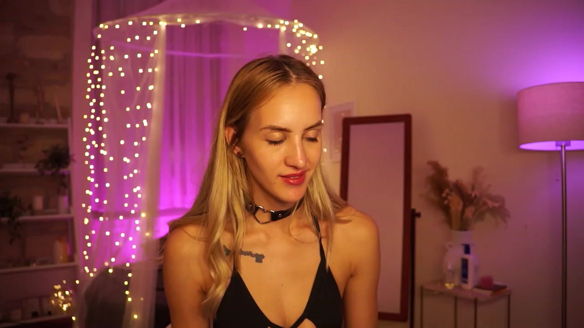 Gallery image thumbnail from Sweet_Sugar's myfreecams stream on, 03/17/2024, 15:26 image 16 of 20