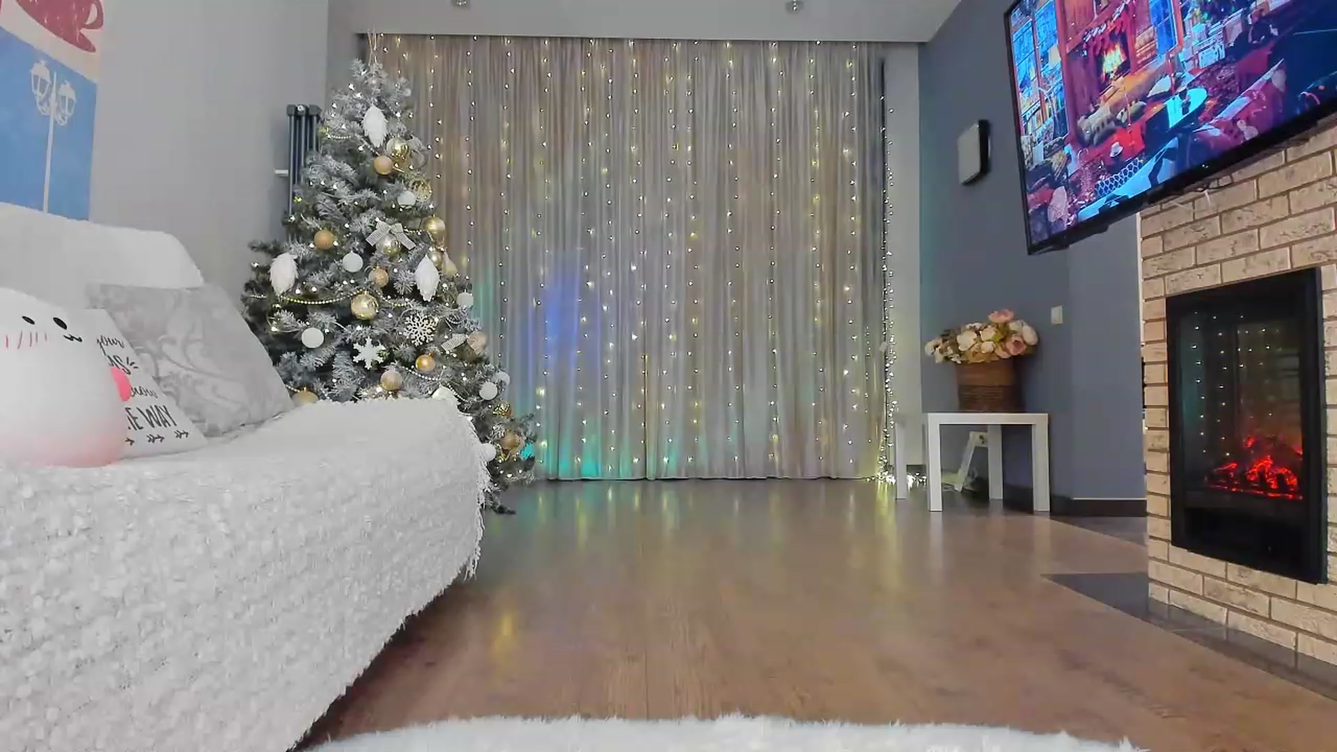 Gallery image thumbnail from Sweet_Tiff's myfreecams stream on, 12/24/2022, 19:20 image 13 of 20