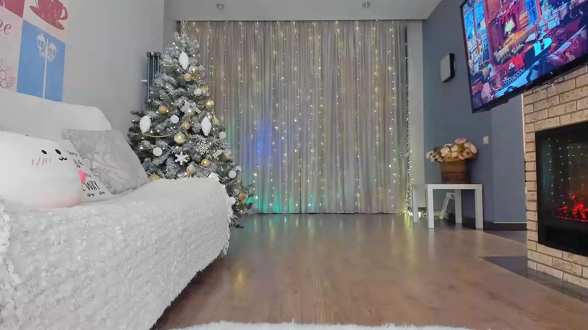 Gallery image thumbnail from Sweet_Tiff's myfreecams stream on, 12/24/2022, 20:29 image 2 of 20