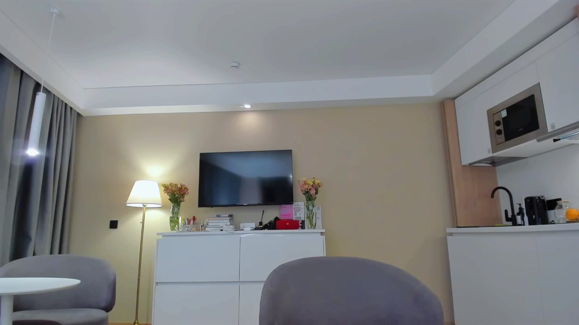 Gallery image thumbnail from Sweet_Tiff's myfreecams stream on, 08/08/2024, 21:28 image 17 of 20