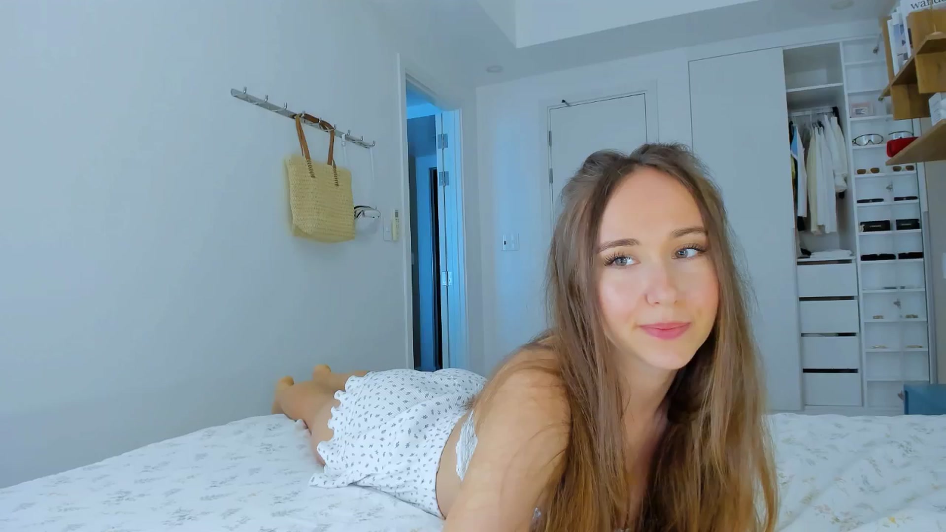Gallery image thumbnail from Sweet_Tiff's myfreecams stream on, 12/13/2024, 05:03 image 19 of 20