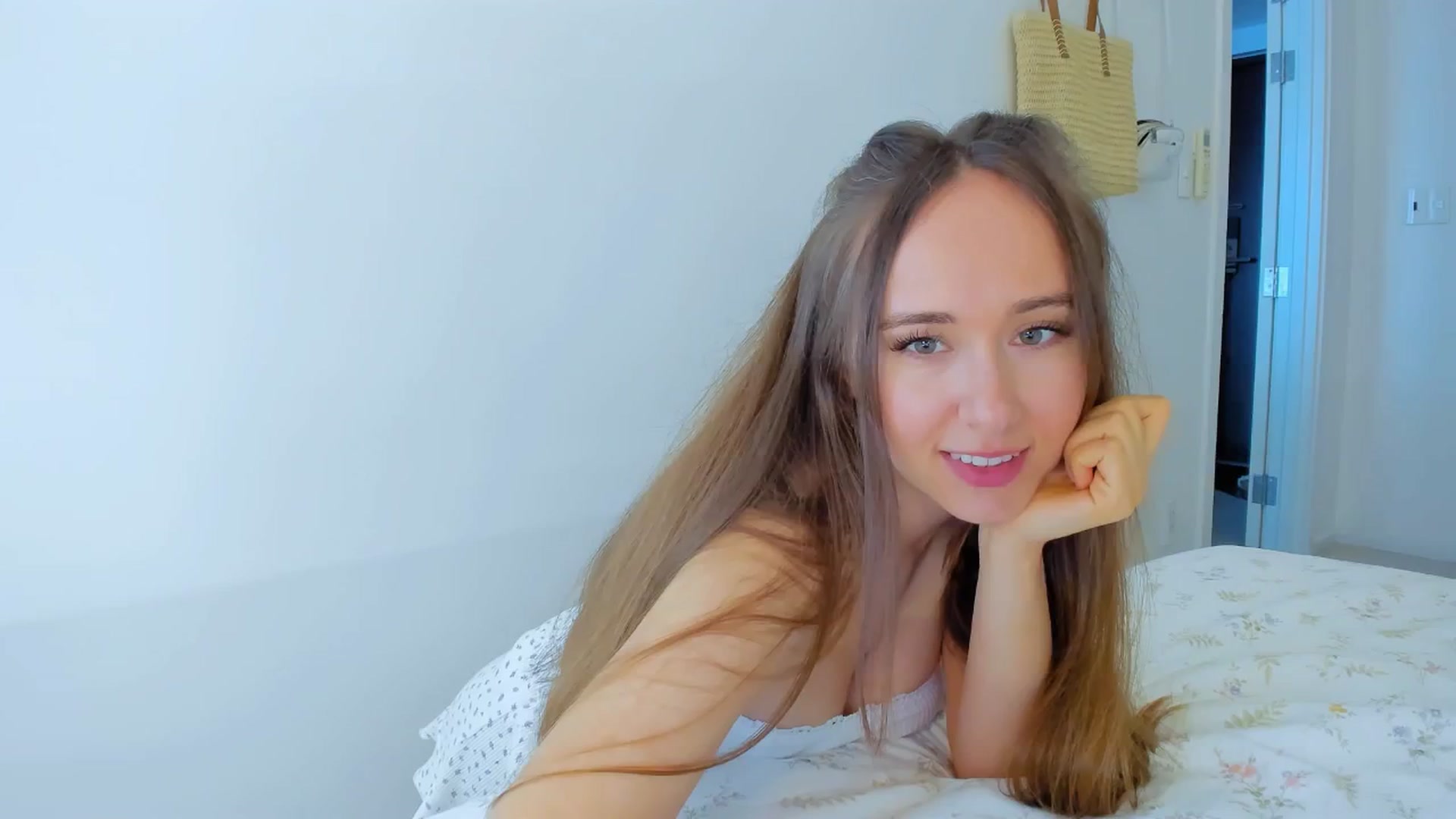 Gallery image thumbnail from Sweet_Tiff's myfreecams stream on, 12/13/2024, 05:03 image 9 of 20