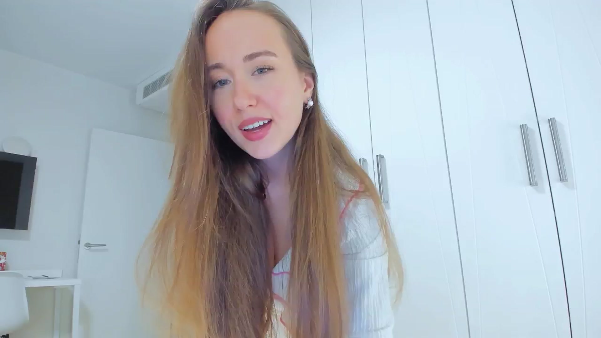 Gallery image thumbnail from Sweet_Tiff's myfreecams stream on, 01/16/2025, 14:10 image 19 of 20
