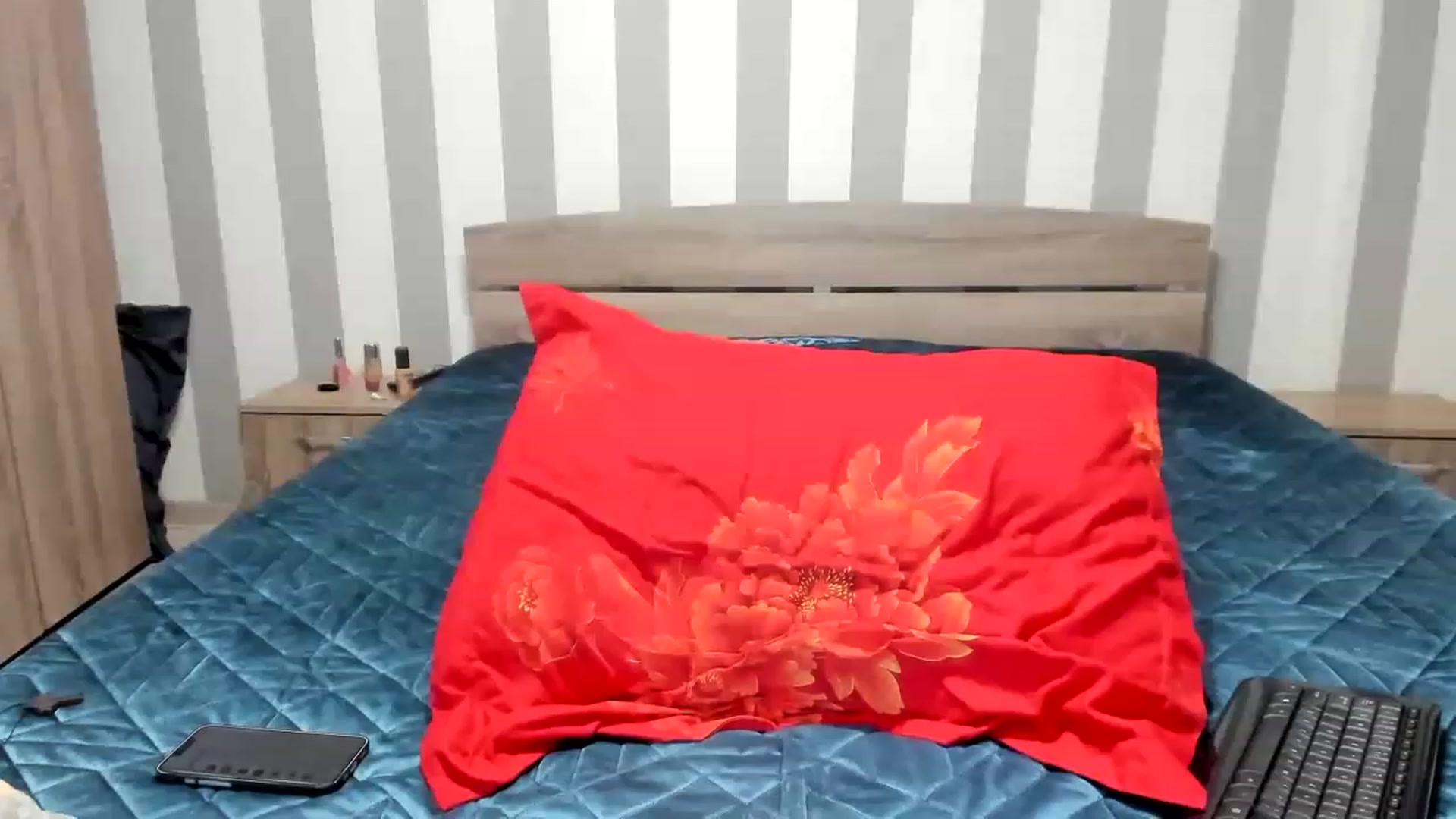 Gallery image thumbnail from Sweet__Alexa's myfreecams stream on, 12/29/2022, 16:10 image 1 of 20