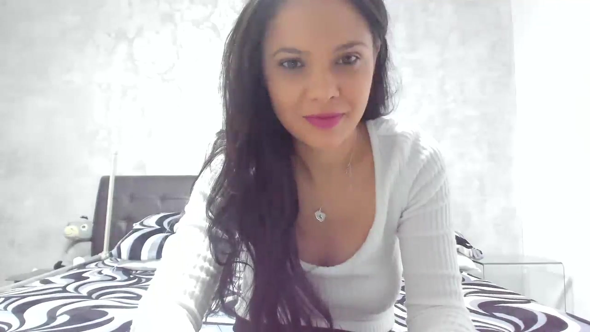 Gallery image thumbnail from Sweet__Alexa's myfreecams stream on, 11/27/2024, 16:37 image 5 of 20