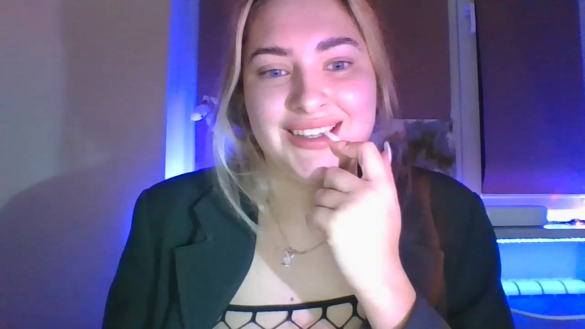 Gallery image thumbnail from Sweet__Doll__'s myfreecams stream on, 11/24/2022, 22:19 image 17 of 20