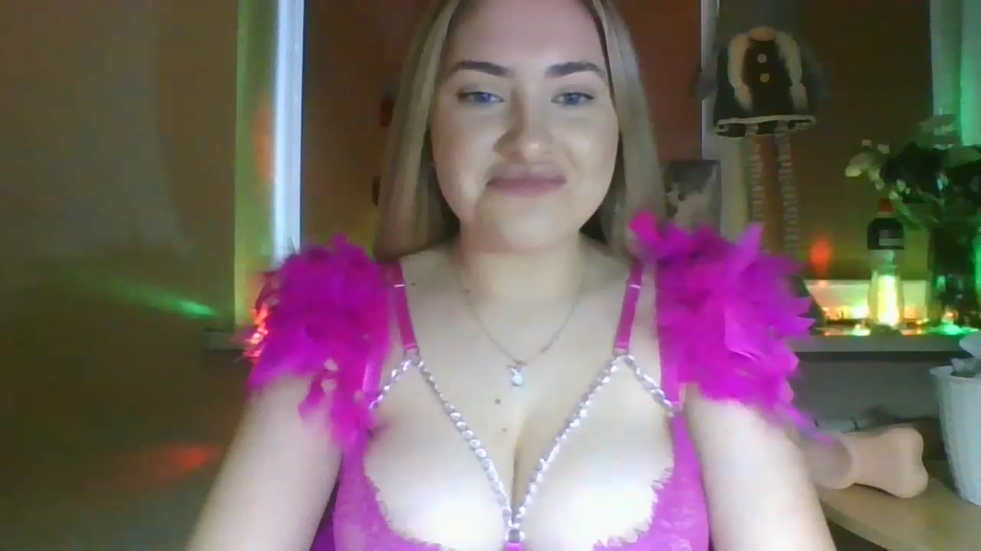Gallery image thumbnail from Sweet__Doll__'s myfreecams stream on, 12/24/2022, 12:42 image 16 of 20