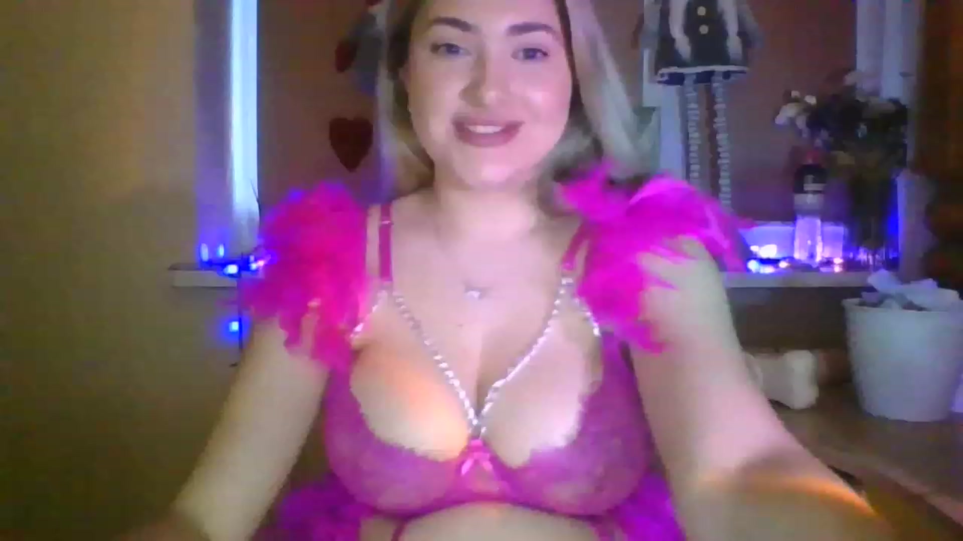 Gallery image thumbnail from Sweet__Doll__'s myfreecams stream on, 12/24/2022, 13:49 image 2 of 20