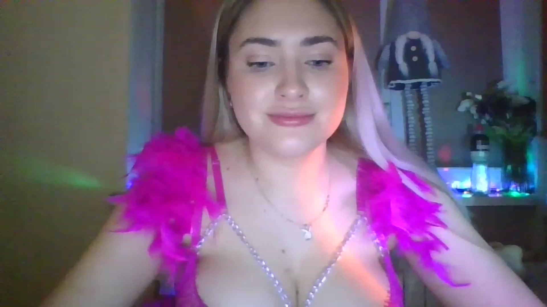 Gallery image thumbnail from Sweet__Doll__'s myfreecams stream on, 12/24/2022, 14:34 image 16 of 20