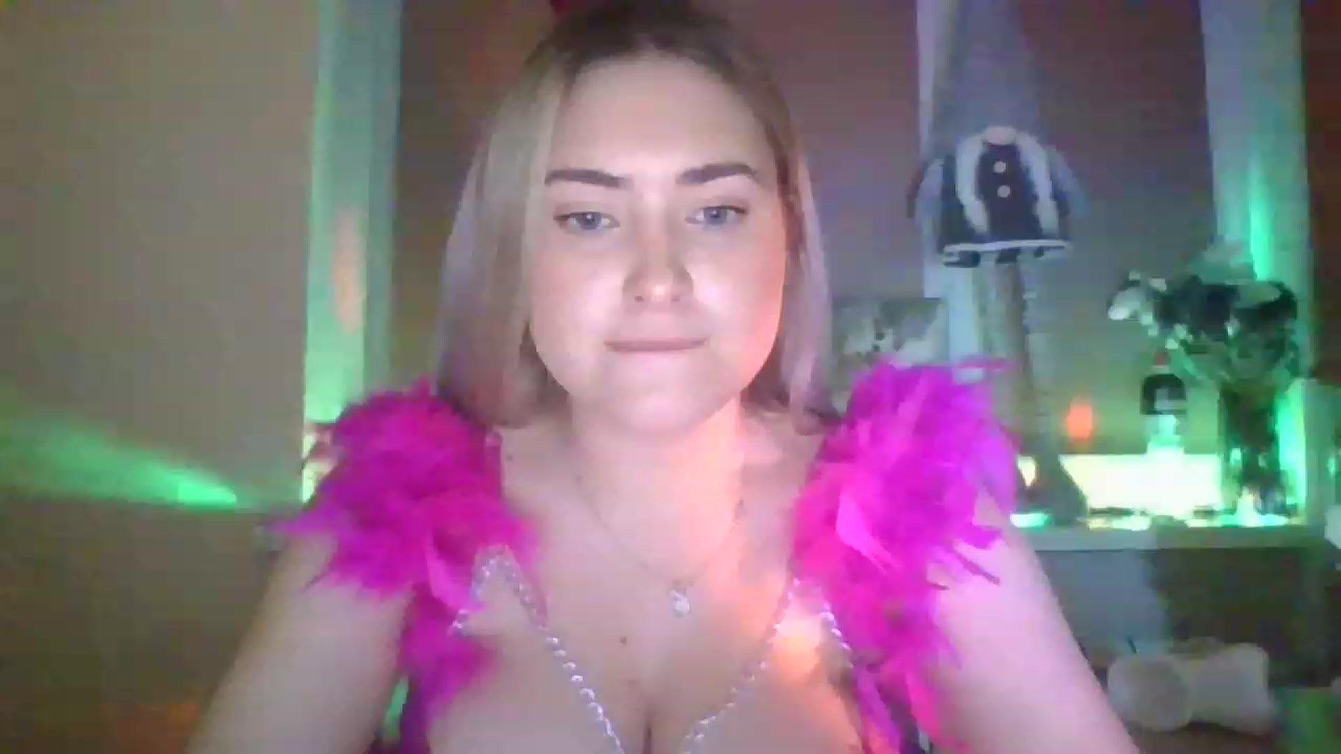Gallery image thumbnail from Sweet__Doll__'s myfreecams stream on, 12/24/2022, 14:34 image 1 of 20