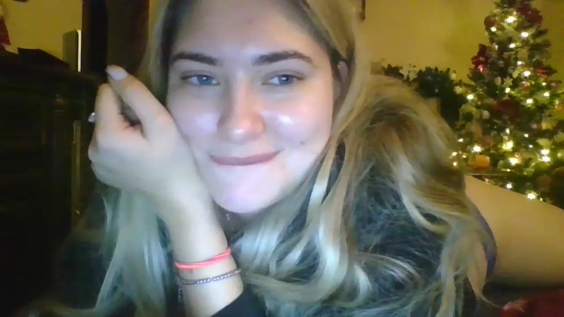 Gallery image thumbnail from Sweet__Doll__'s myfreecams stream on, 12/25/2022, 22:07 image 4 of 20