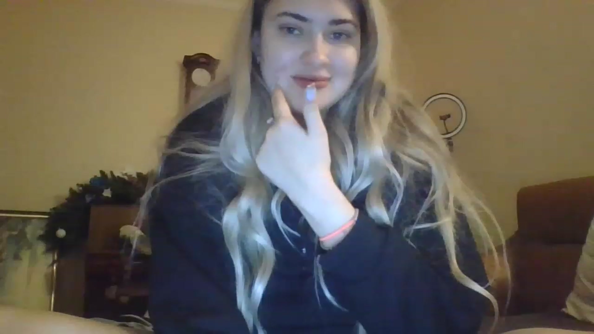 Gallery image thumbnail from Sweet__Doll__'s myfreecams stream on, 12/25/2022, 22:07 image 11 of 20