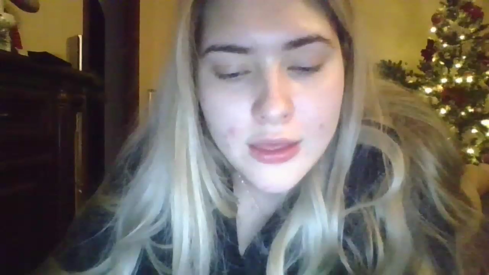 Gallery image thumbnail from Sweet__Doll__'s myfreecams stream on, 12/25/2022, 22:07 image 5 of 20