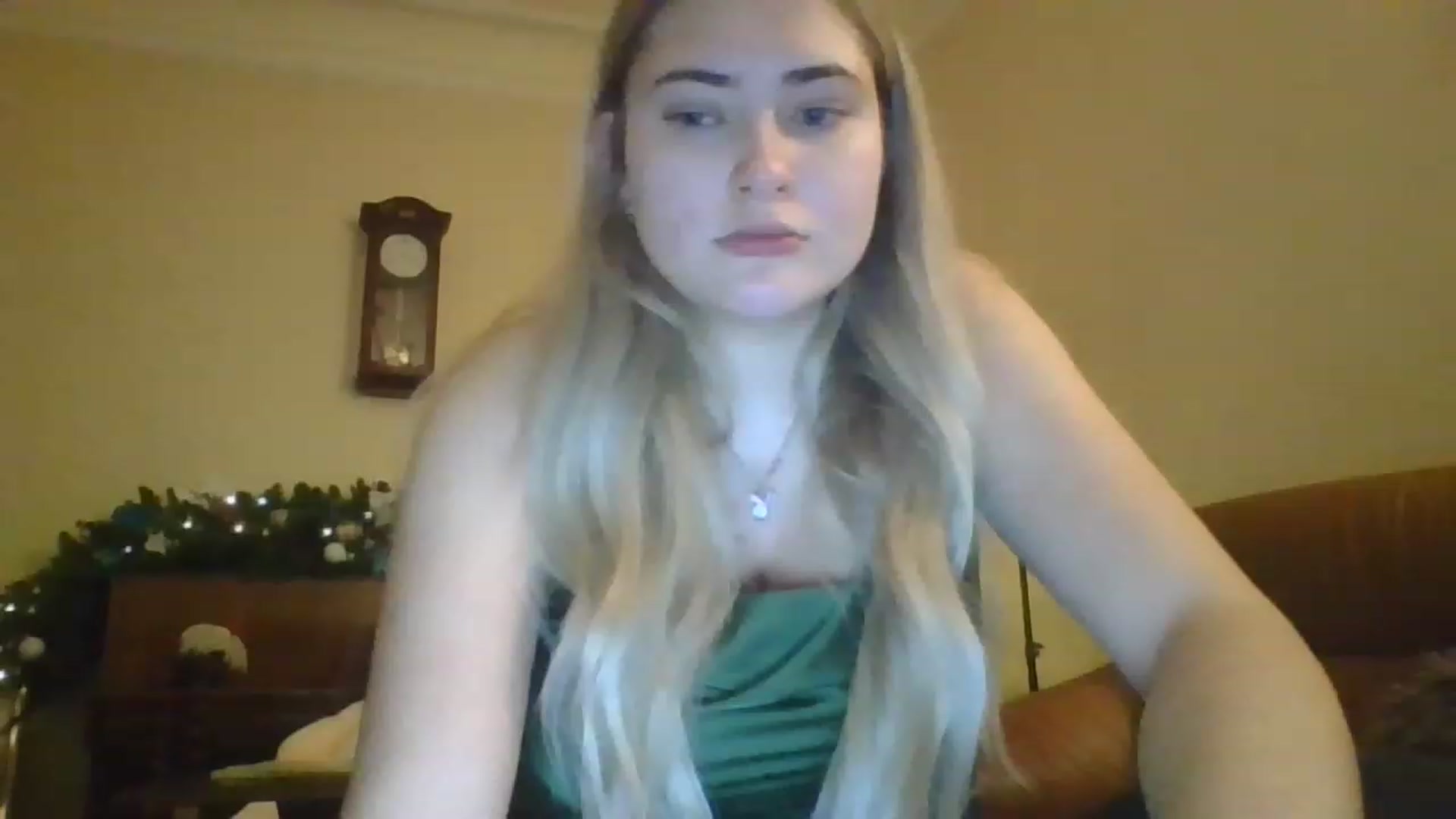 Gallery image thumbnail from Sweet__Doll__'s myfreecams stream on, 12/26/2022, 21:04 image 18 of 20