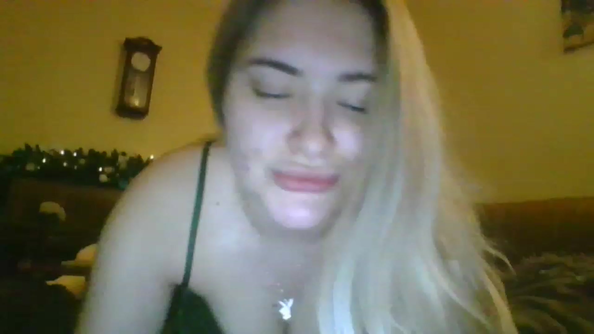 Gallery image thumbnail from Sweet__Doll__'s myfreecams stream on, 12/26/2022, 21:04 image 5 of 20
