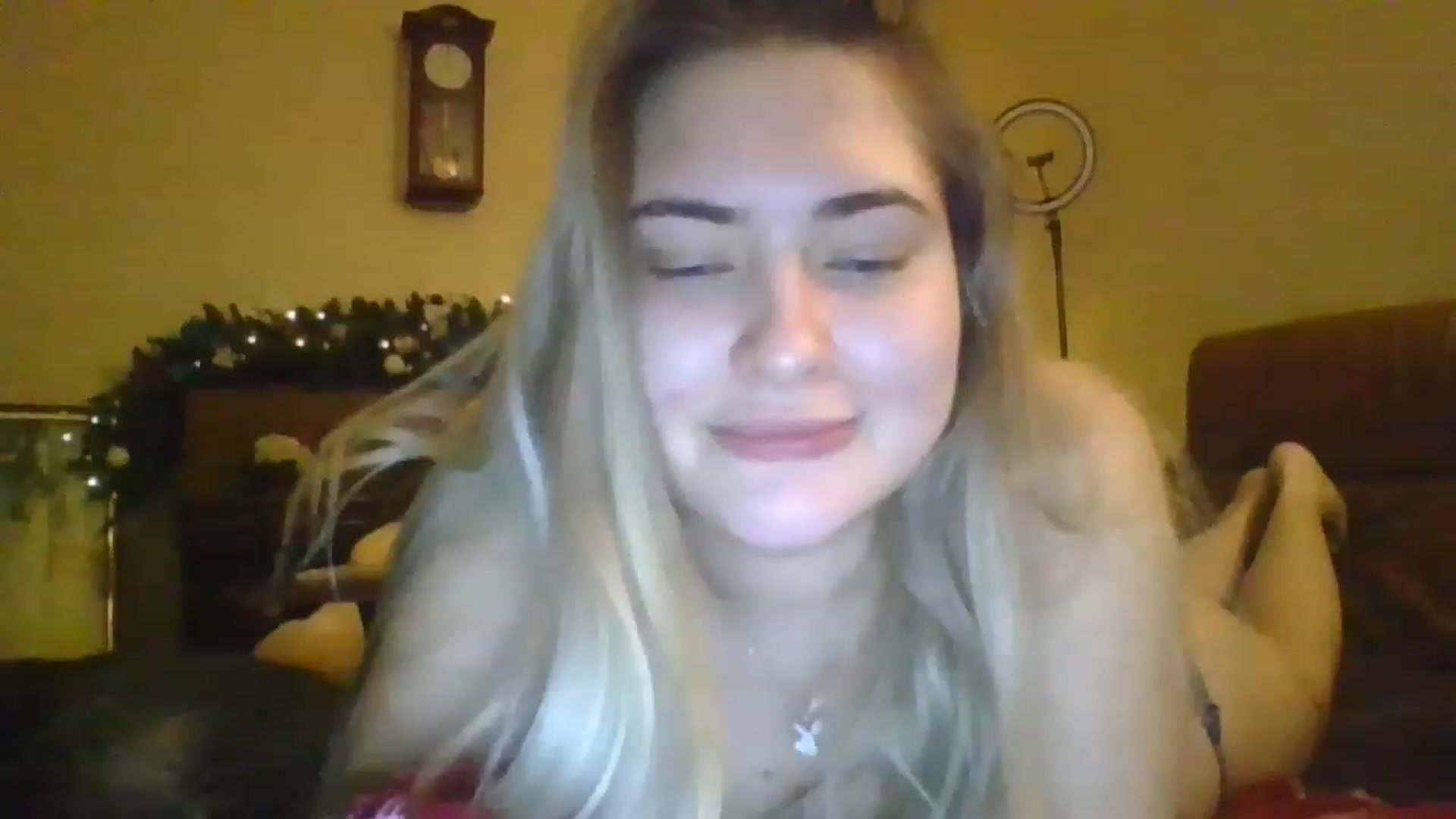 Gallery image thumbnail from Sweet__Doll__'s myfreecams stream on, 12/26/2022, 21:31 image 17 of 20