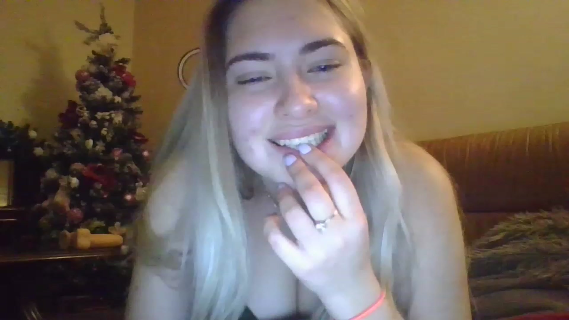 Gallery image thumbnail from Sweet__Doll__'s myfreecams stream on, 12/26/2022, 21:31 image 8 of 20