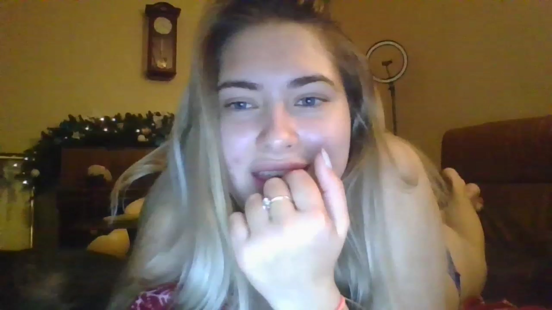 Gallery image thumbnail from Sweet__Doll__'s myfreecams stream on, 12/26/2022, 21:31 image 14 of 20