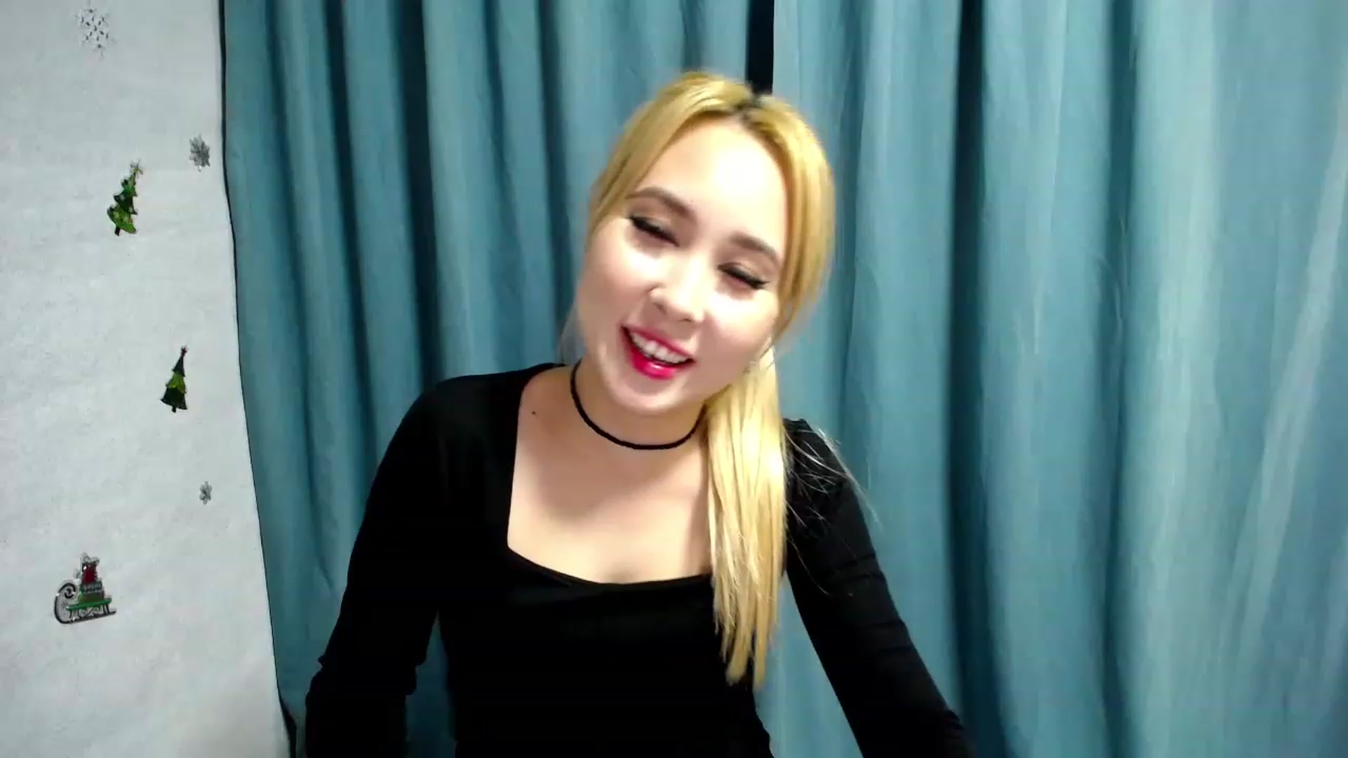 Gallery image thumbnail from Sweet__Tana's myfreecams stream on, 12/26/2022, 24:56 image 17 of 20