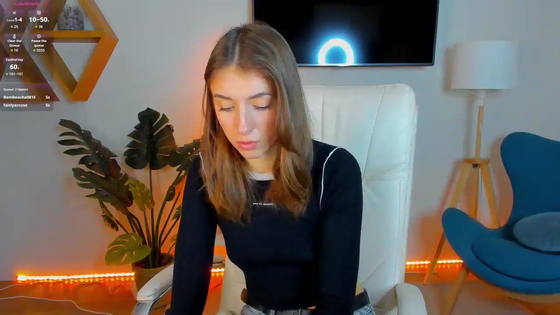Gallery image thumbnail from Sweet__Vikki's myfreecams stream on, 02/09/2026, 10:57 image 17 of 20