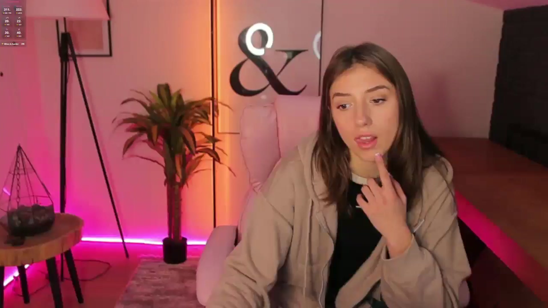 Gallery image thumbnail from Sweet__Vikki's myfreecams stream on, 02/12/2026, 11:37 image 14 of 20