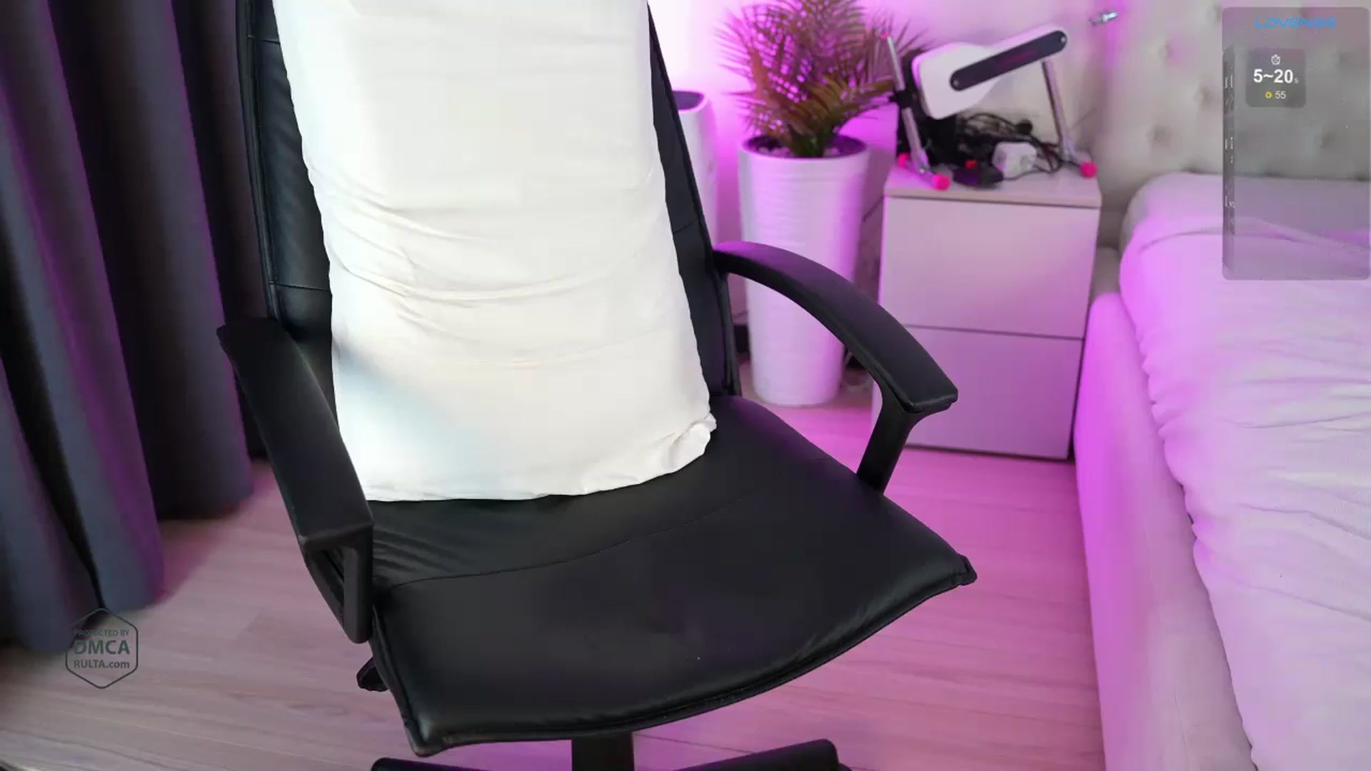 Gallery image thumbnail from Sweet_est777's myfreecams stream on, 07/17/2024, 24:00 image 14 of 20