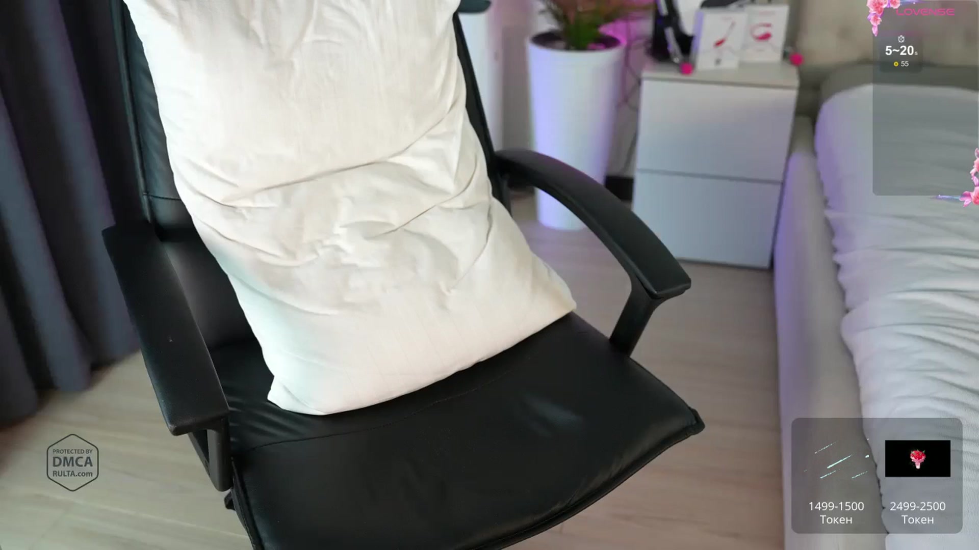 Gallery image thumbnail from Sweet_est777's myfreecams stream on, 07/29/2024, 01:50 image 6 of 20