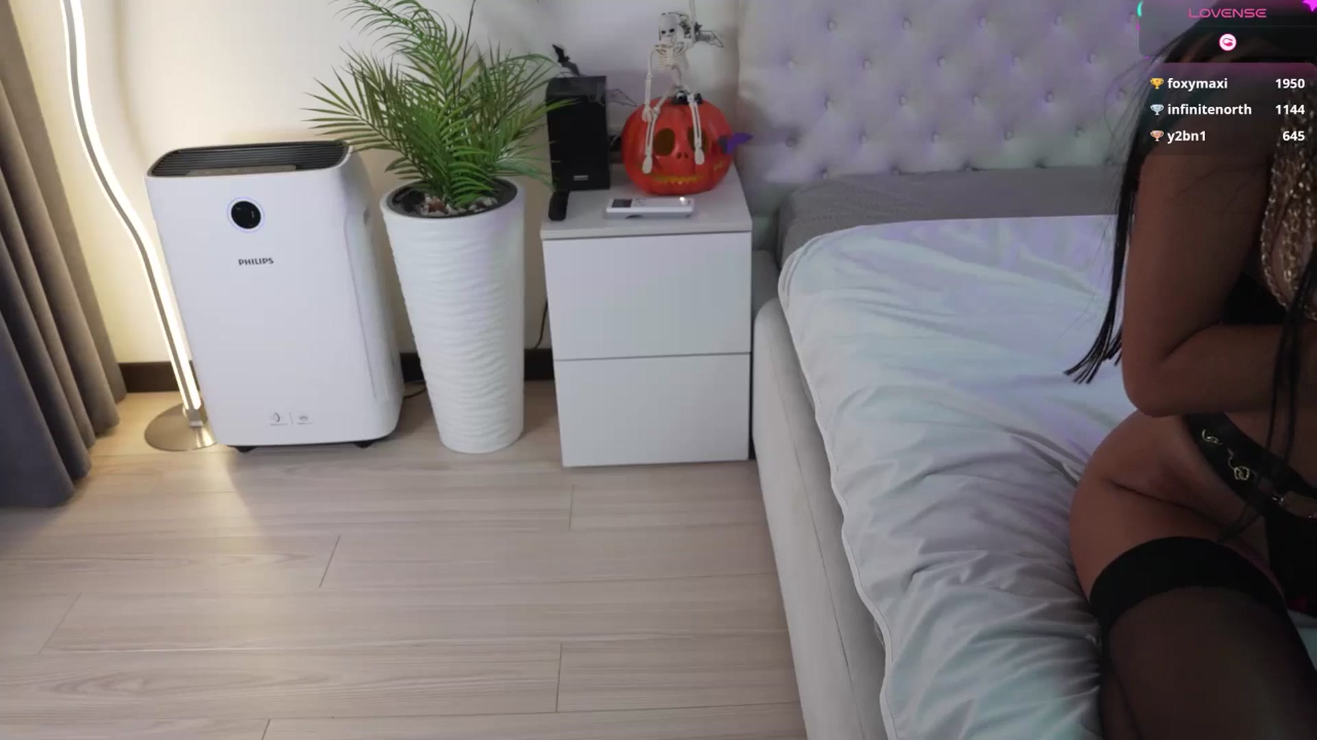 Gallery image thumbnail from Sweet_est777's myfreecams stream on, 10/09/2024, 18:22 image 18 of 20