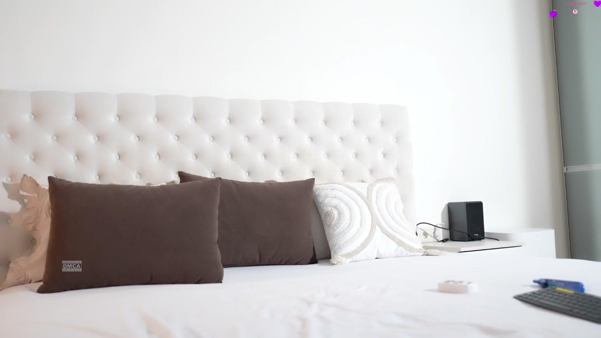 Gallery image thumbnail from Sweet_est777's myfreecams stream on, 04/17/2026, 19:51 image 20 of 20