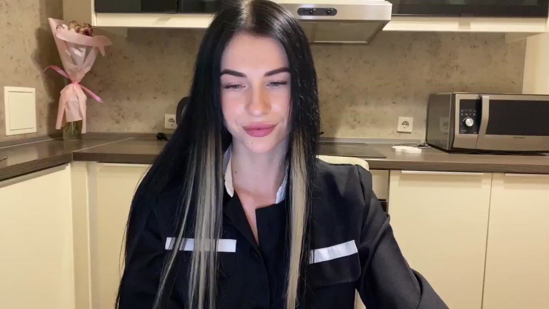 Gallery image thumbnail from Sweet_monic's myfreecams stream on, 10/26/2024, 11:20 image 19 of 20