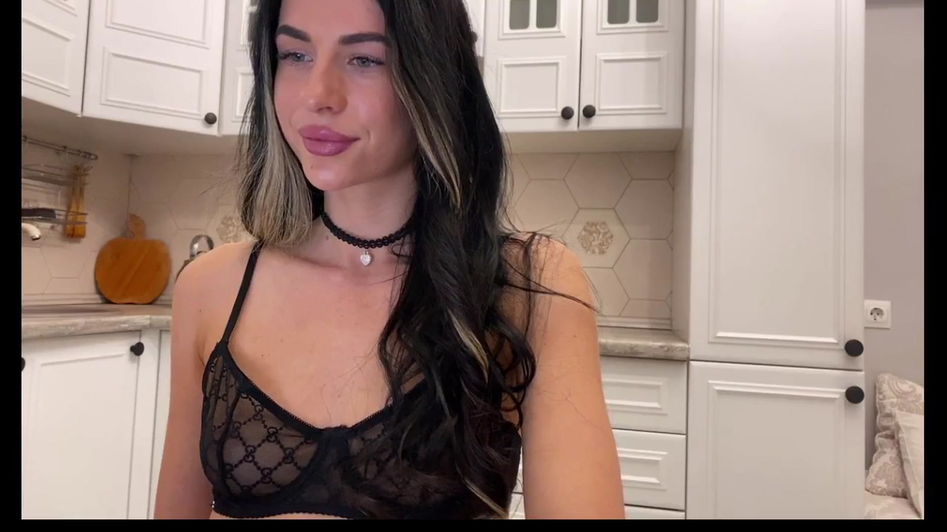 Gallery image thumbnail from Sweet_monic's myfreecams stream on, 03/22/2025, 18:17 image 16 of 20