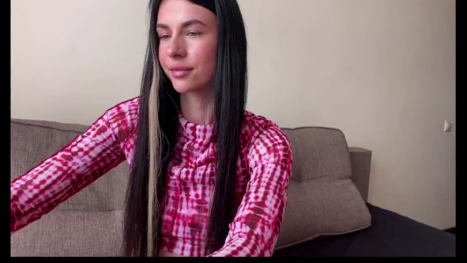 Gallery image thumbnail from Sweet_monic's myfreecams stream on, 04/04/2025, 08:15 image 9 of 20
