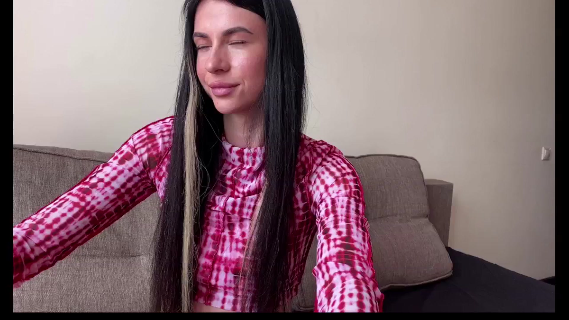 Gallery image thumbnail from Sweet_monic's myfreecams stream on, 04/04/2025, 08:15 image 7 of 20