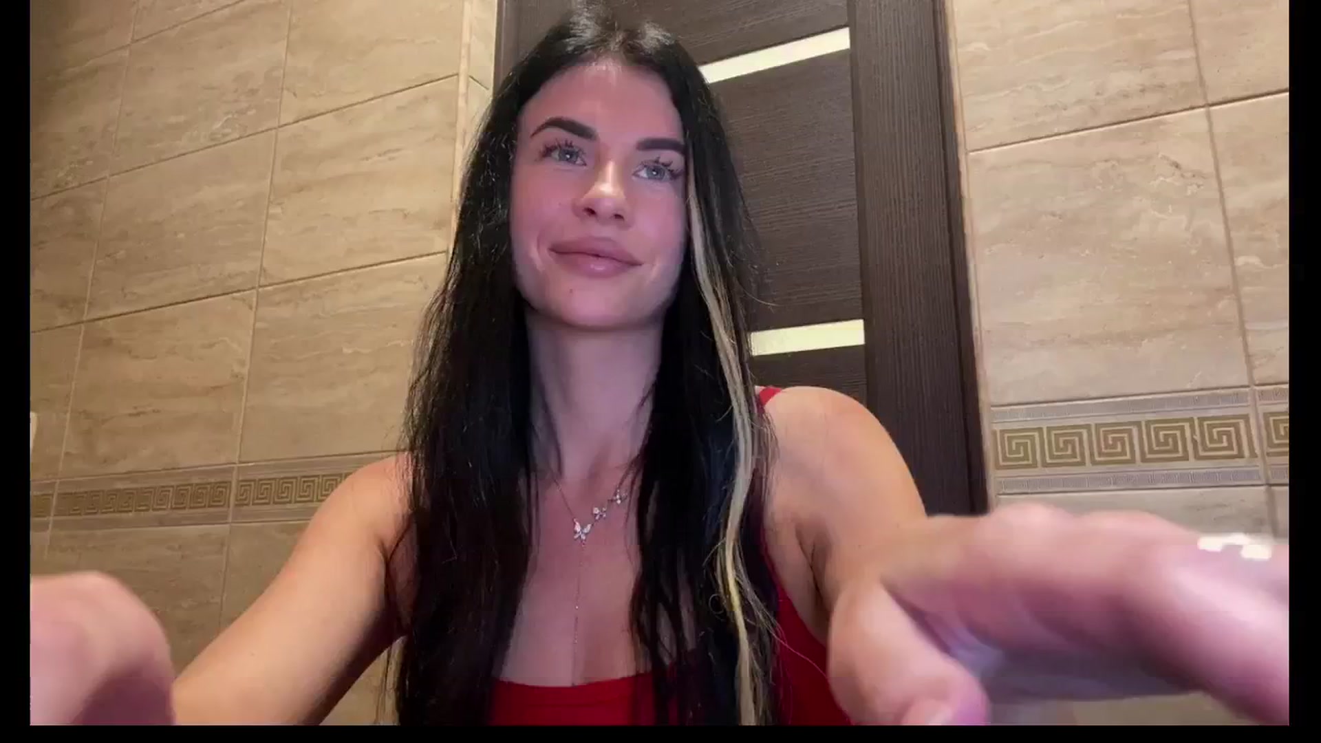 Gallery image thumbnail from Sweet_monic's myfreecams stream on, 04/06/2025, 19:15 image 7 of 20