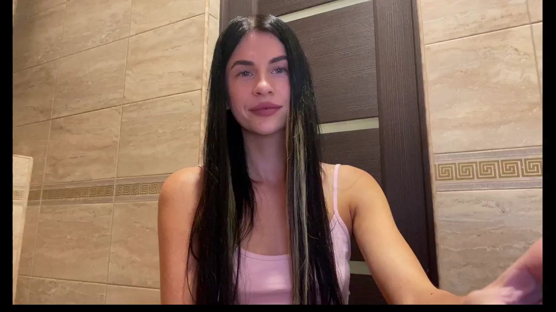 Gallery image thumbnail from Sweet_monic's myfreecams stream on, 04/12/2025, 20:27 image 1 of 20