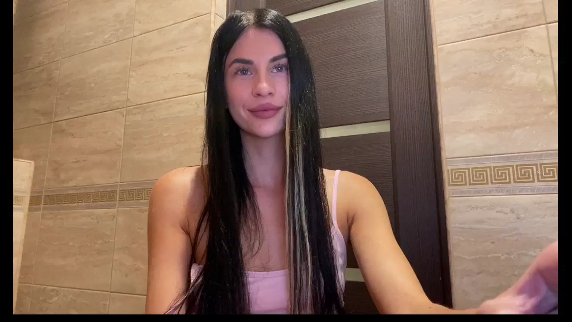 Gallery image thumbnail from Sweet_monic's myfreecams stream on, 04/12/2025, 20:27 image 4 of 20