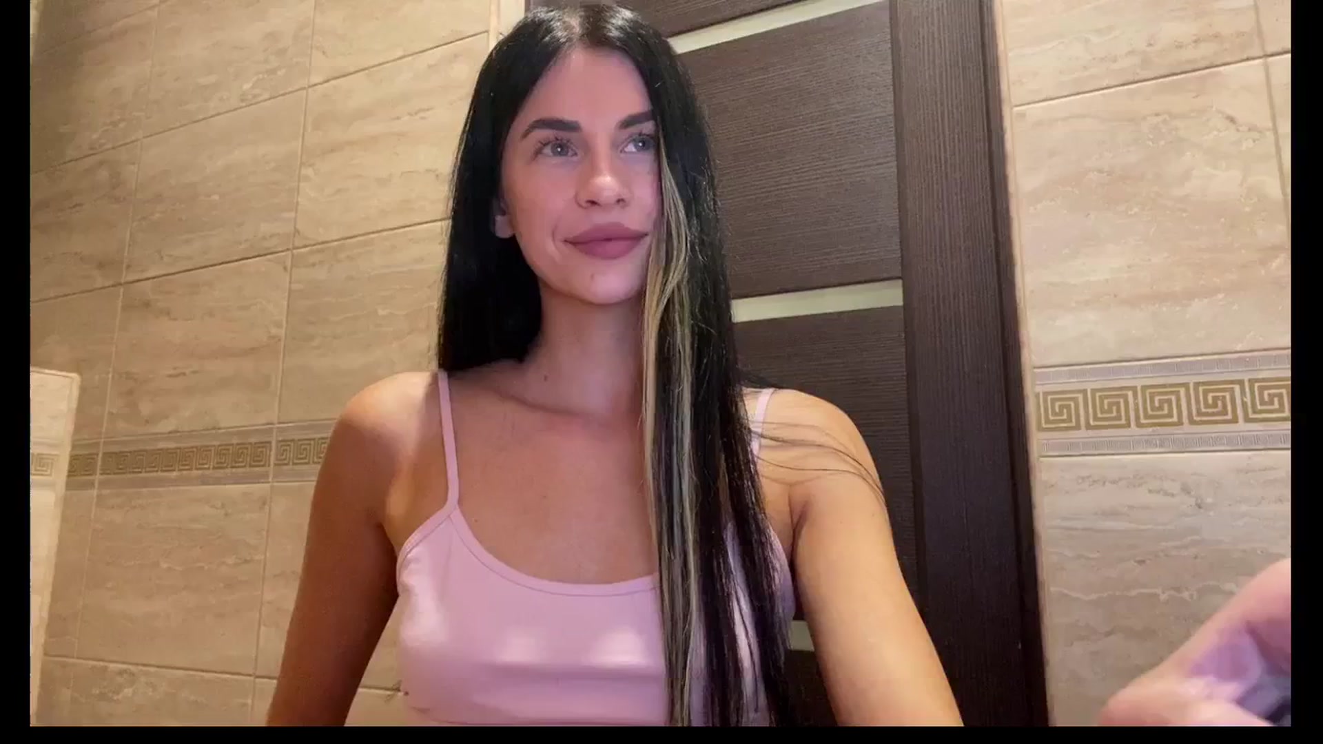 Gallery image thumbnail from Sweet_monic's myfreecams stream on, 04/12/2025, 20:27 image 3 of 20